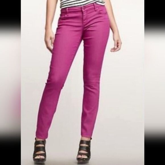 🔹️🔺️Rock & Republic Raspberry Hamburg Jeans Size 4/27 - Picture 1 of 11